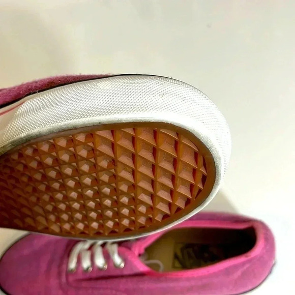 VANS Classic Low Skate Shoes Sneakers Hot Pink White RARE Purple Tag Women’s 7 - Picture 9 of 10